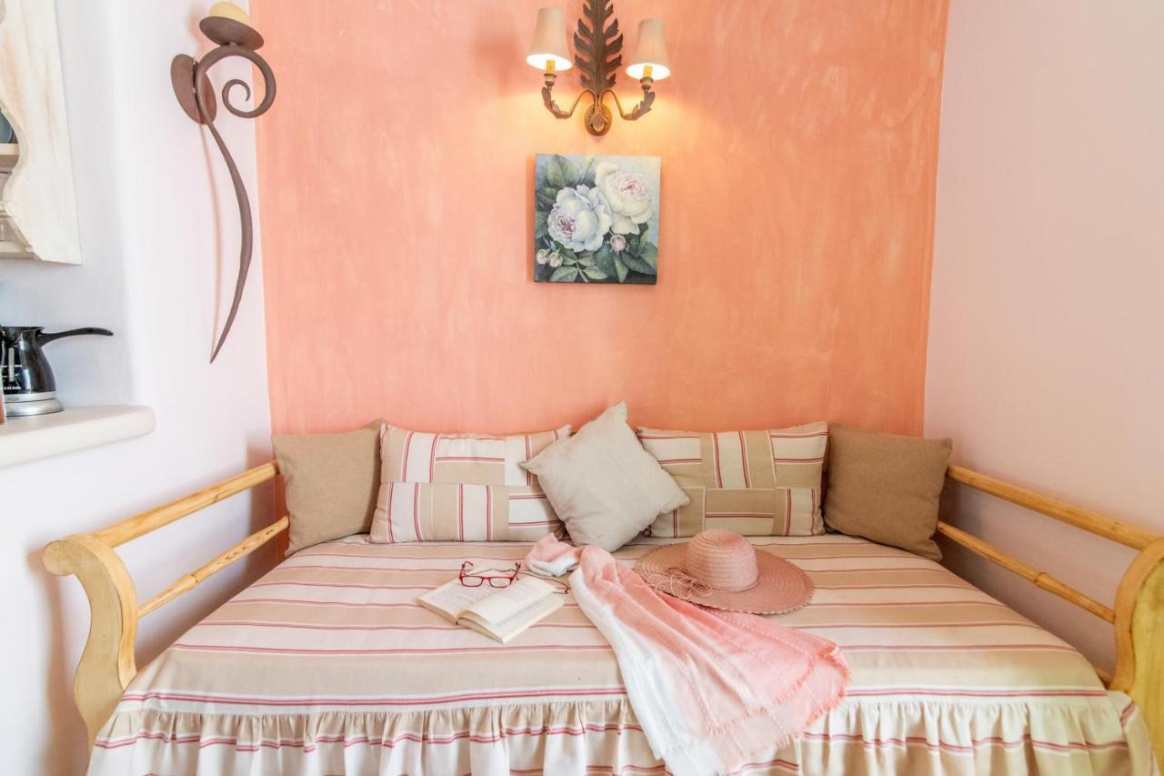 Madalena'S Family Rooms Tinos Exterior foto
