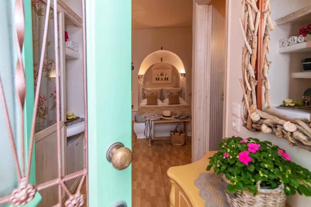 Madalena'S Family Rooms Tinos Exterior foto